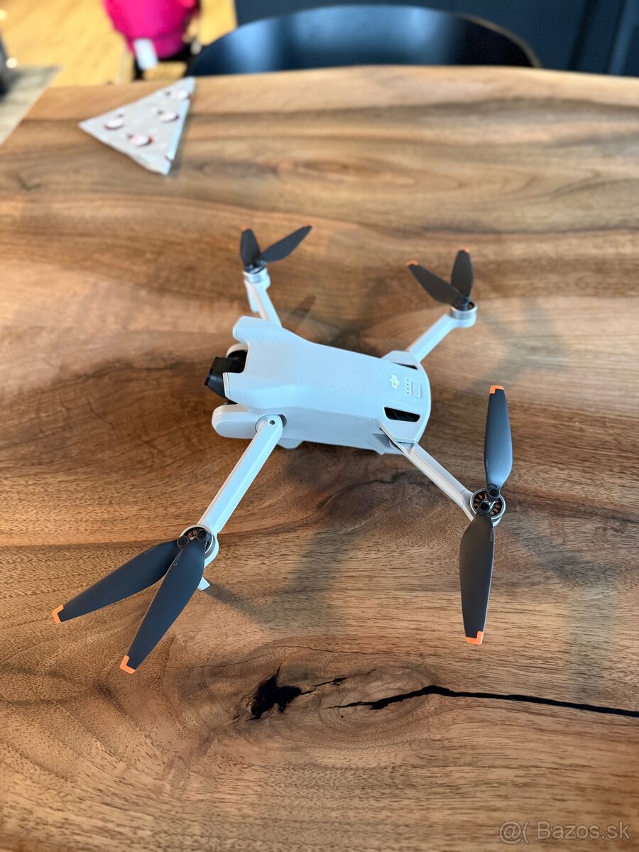 DJI Mini 3 Fly More Combo (DJI RC) (GL) - v záruke - 5