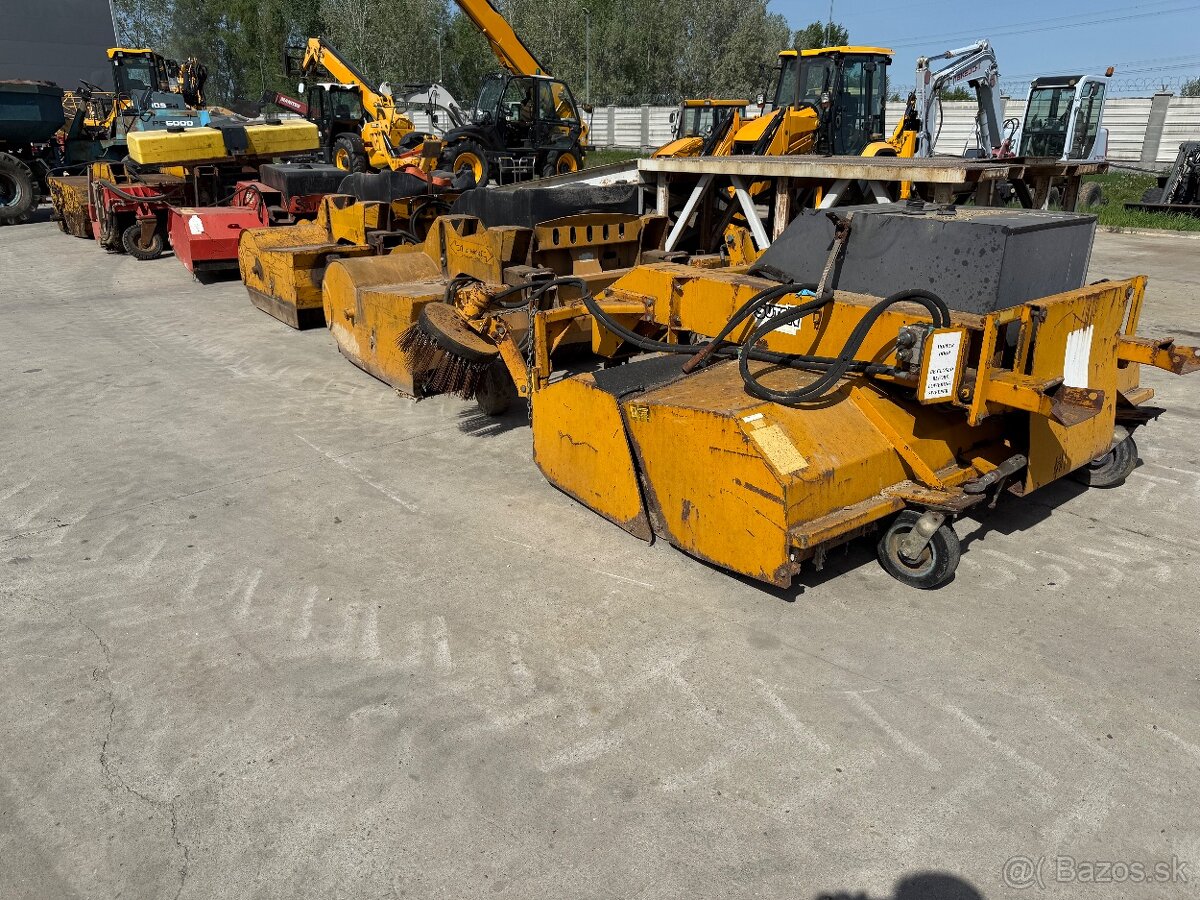 Zametacia kefa na traktor bager - 5