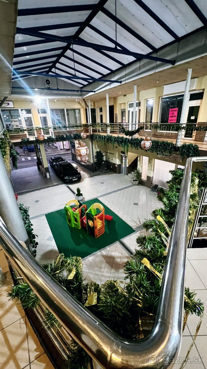 Prenájom obchodného priestoru v Grand centre - 5