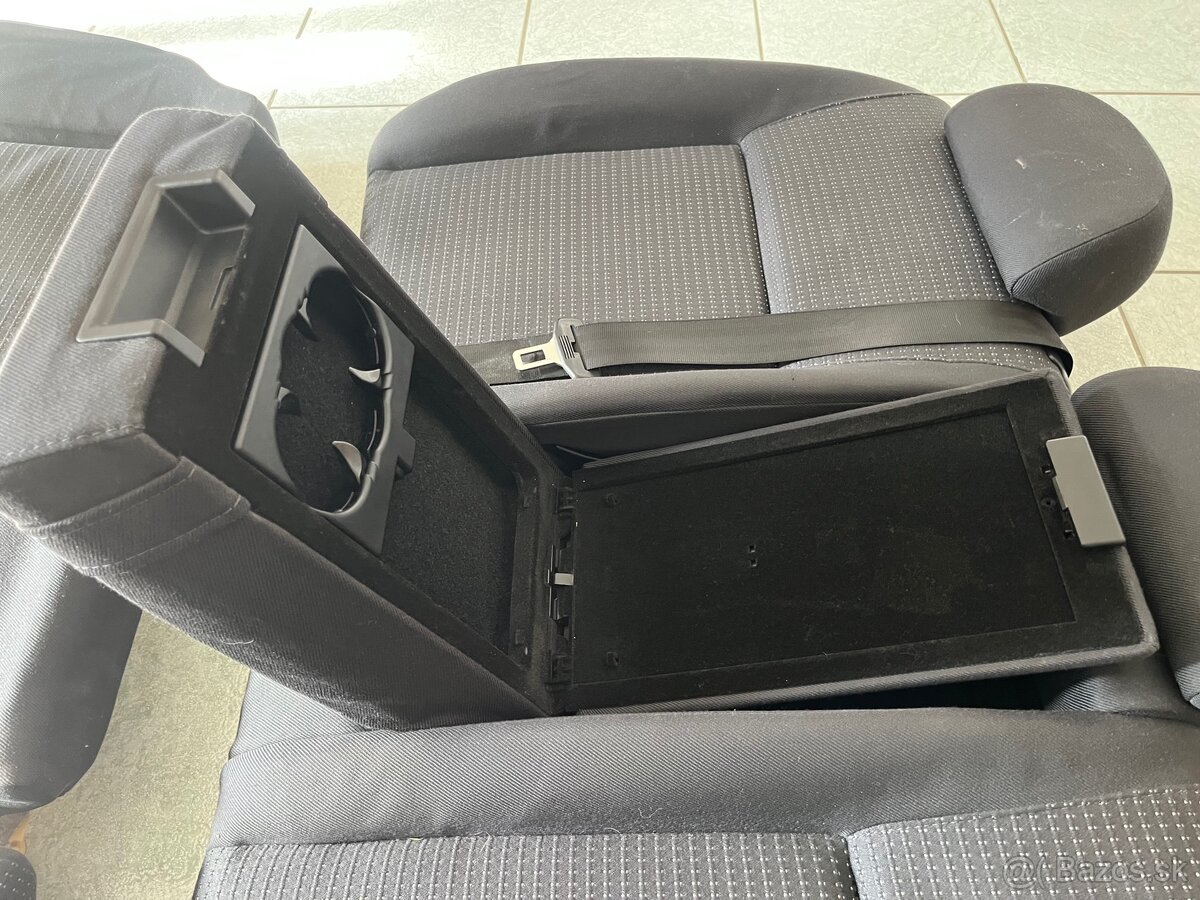 Zadné sedadlá Superb - 5