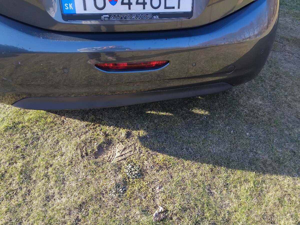 Predám Peugeot 208 1,2benzin - 5