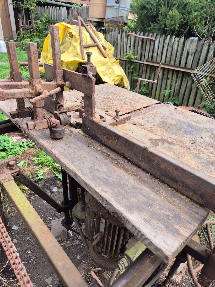 Hobľovačka (využívaná na stavbu chaty) - 5