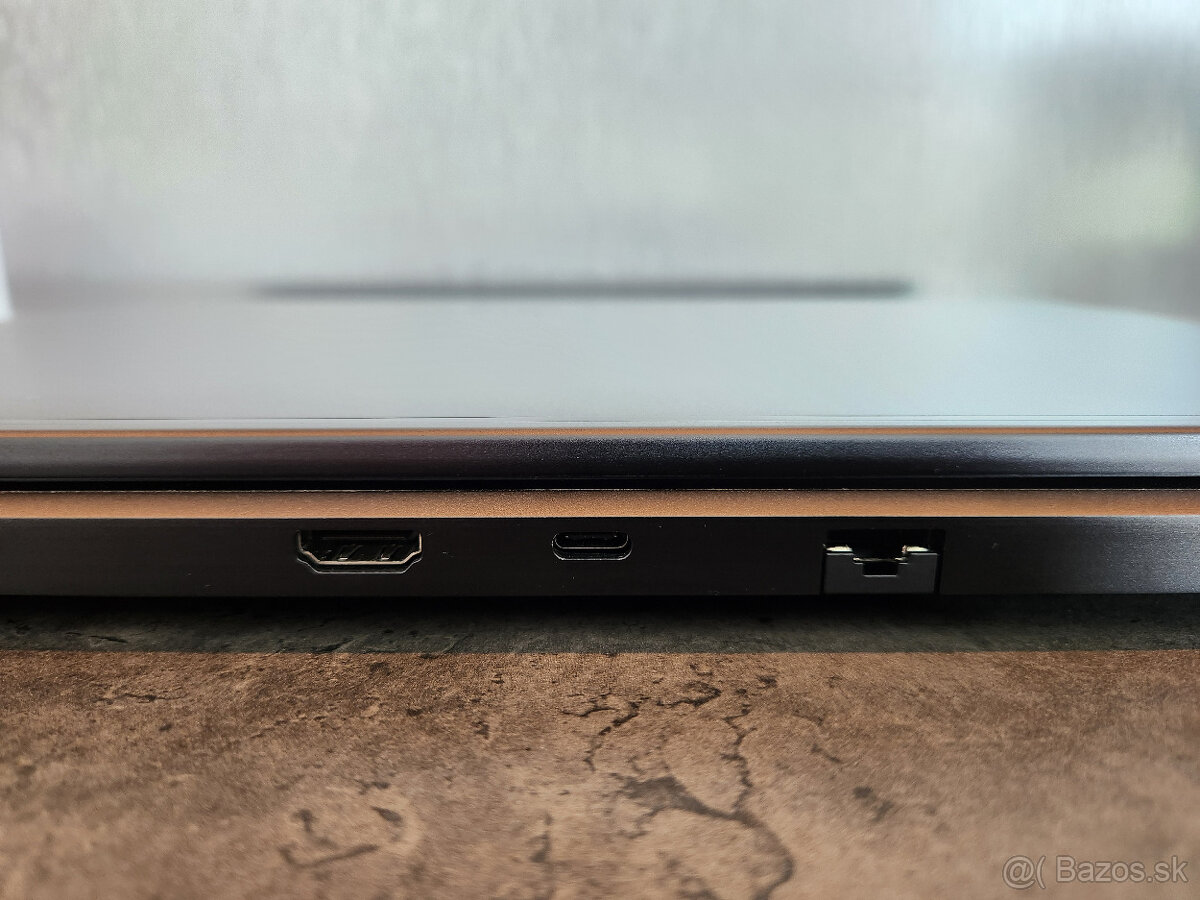 Predám notebook XMG EVO 15 (M24) AMD Ryzen 7 - Win 11 Pro - 5