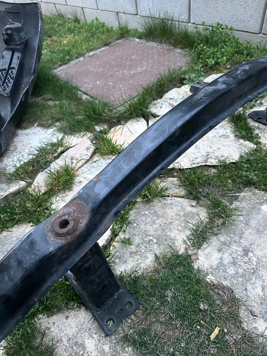 Predaj náhradných dielov na BMW e90 - 5