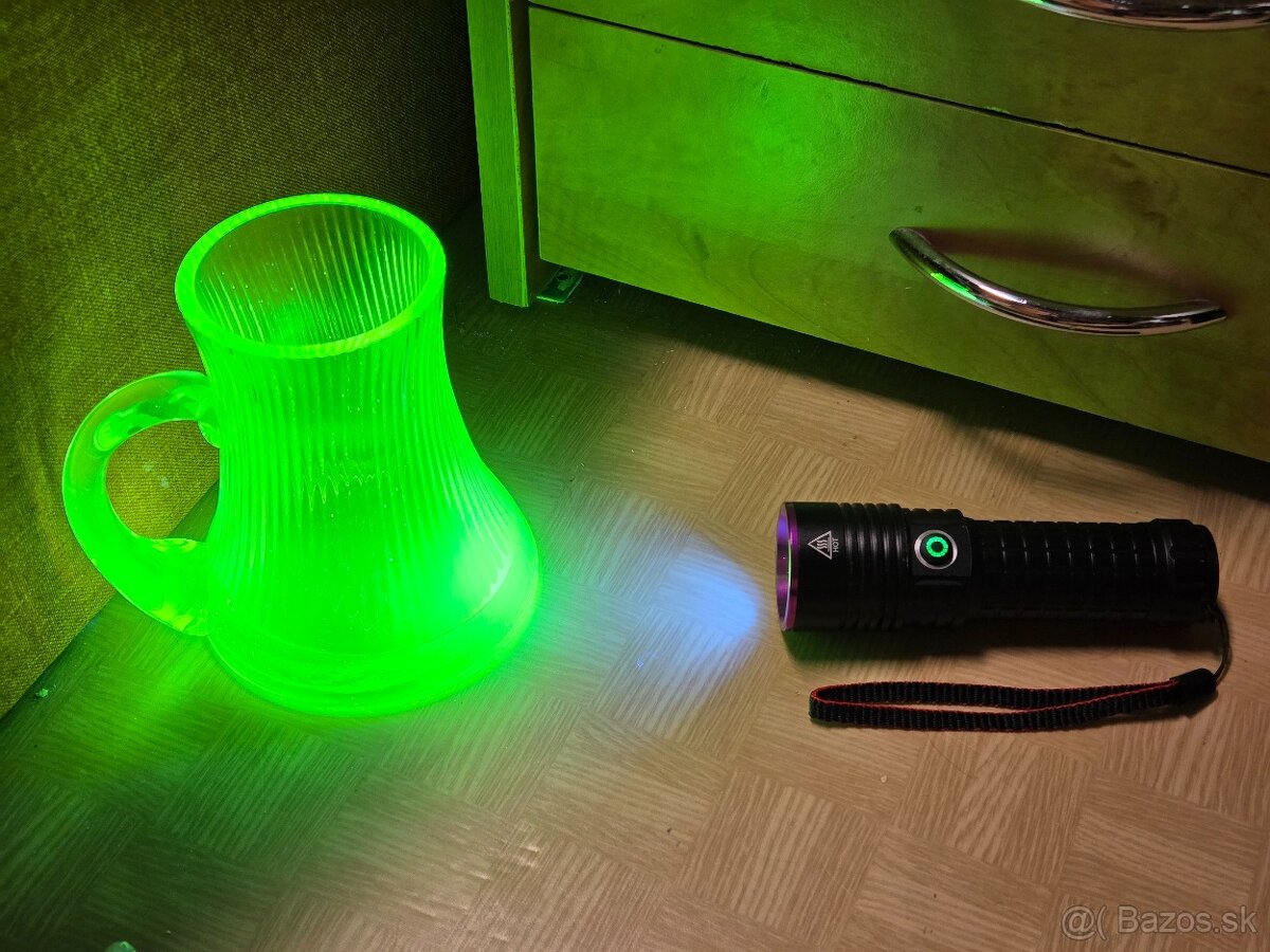 Výkonné UV LED svetlo, baterka - 365nm - 5