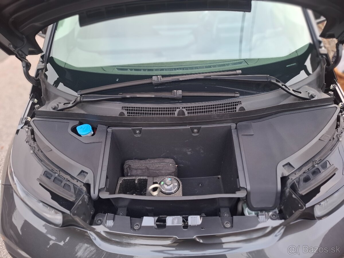 Predám BMW i3 120A zdravie batérie 97 % - 5