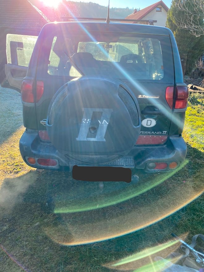 Predám Nissan Terrano 2, 2.7TDI, 7-miestne - 5