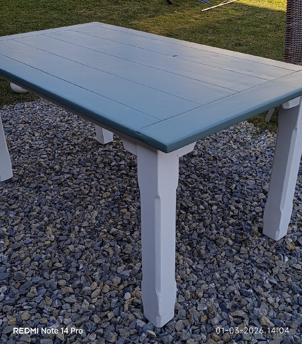 Masívny jedálenský stôl - 5