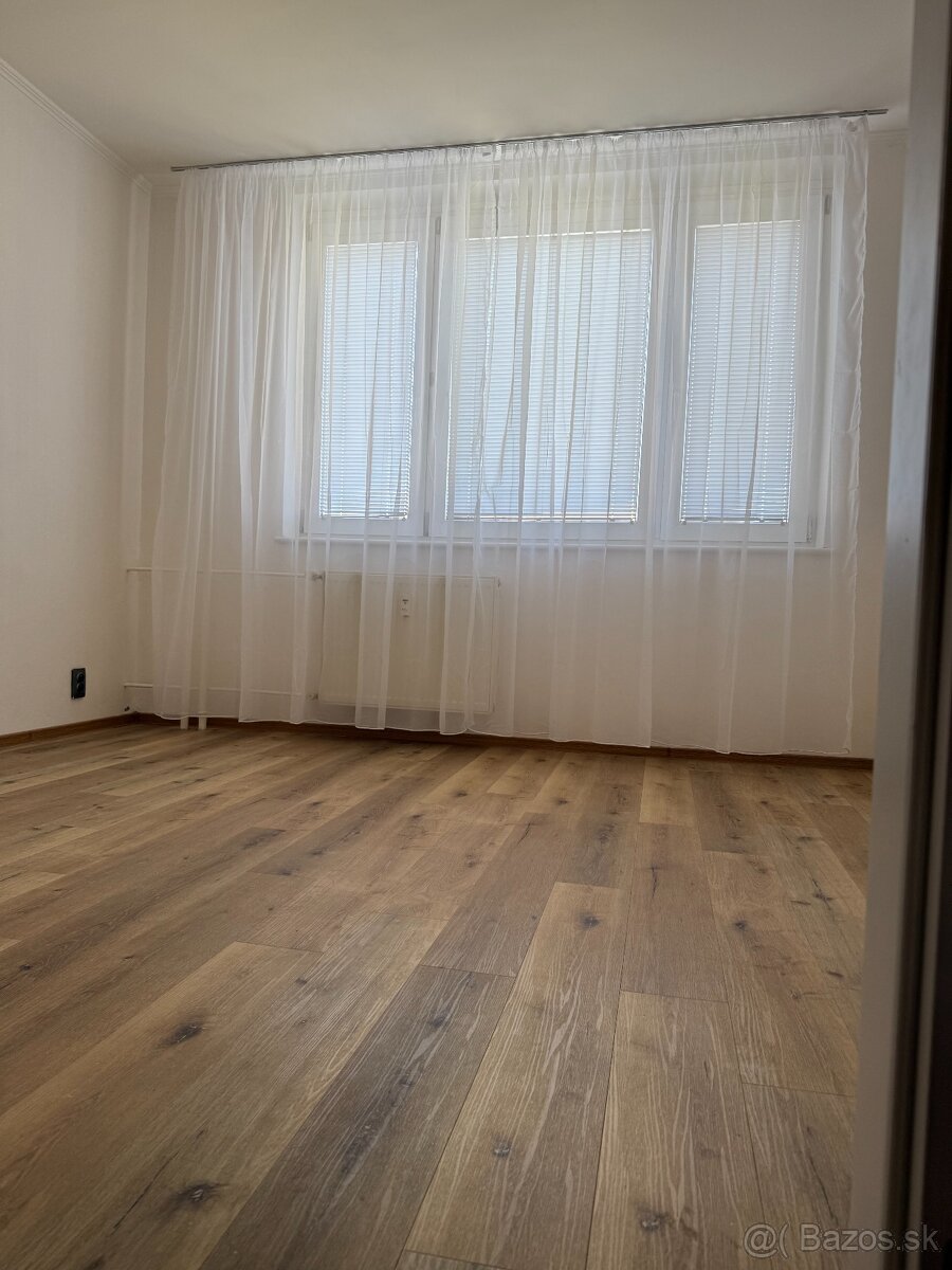 3 izb.byt Košice-Západ, Michalovská, 4p. 76m2, lodžia - 5