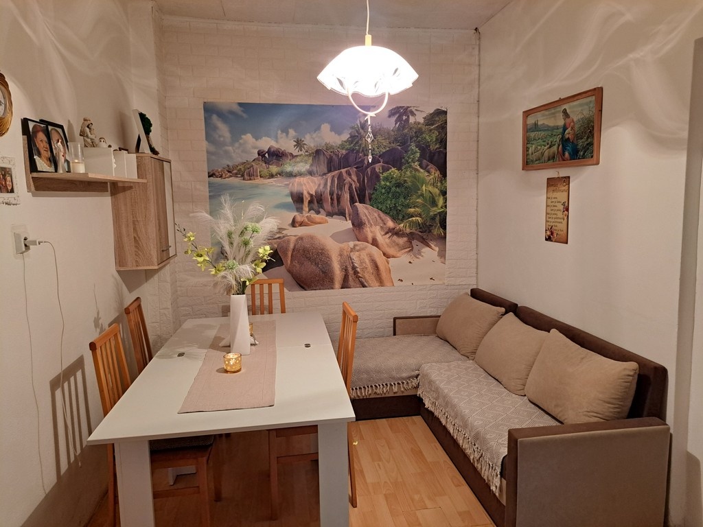 Na predaj dva rodinné domy vo Vrábloch - 5