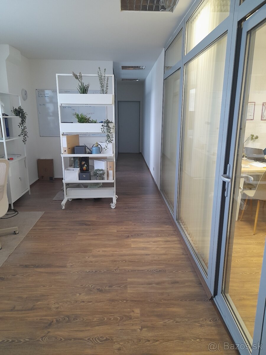 Obchodno-kancelárske priestory v Komárne - 5