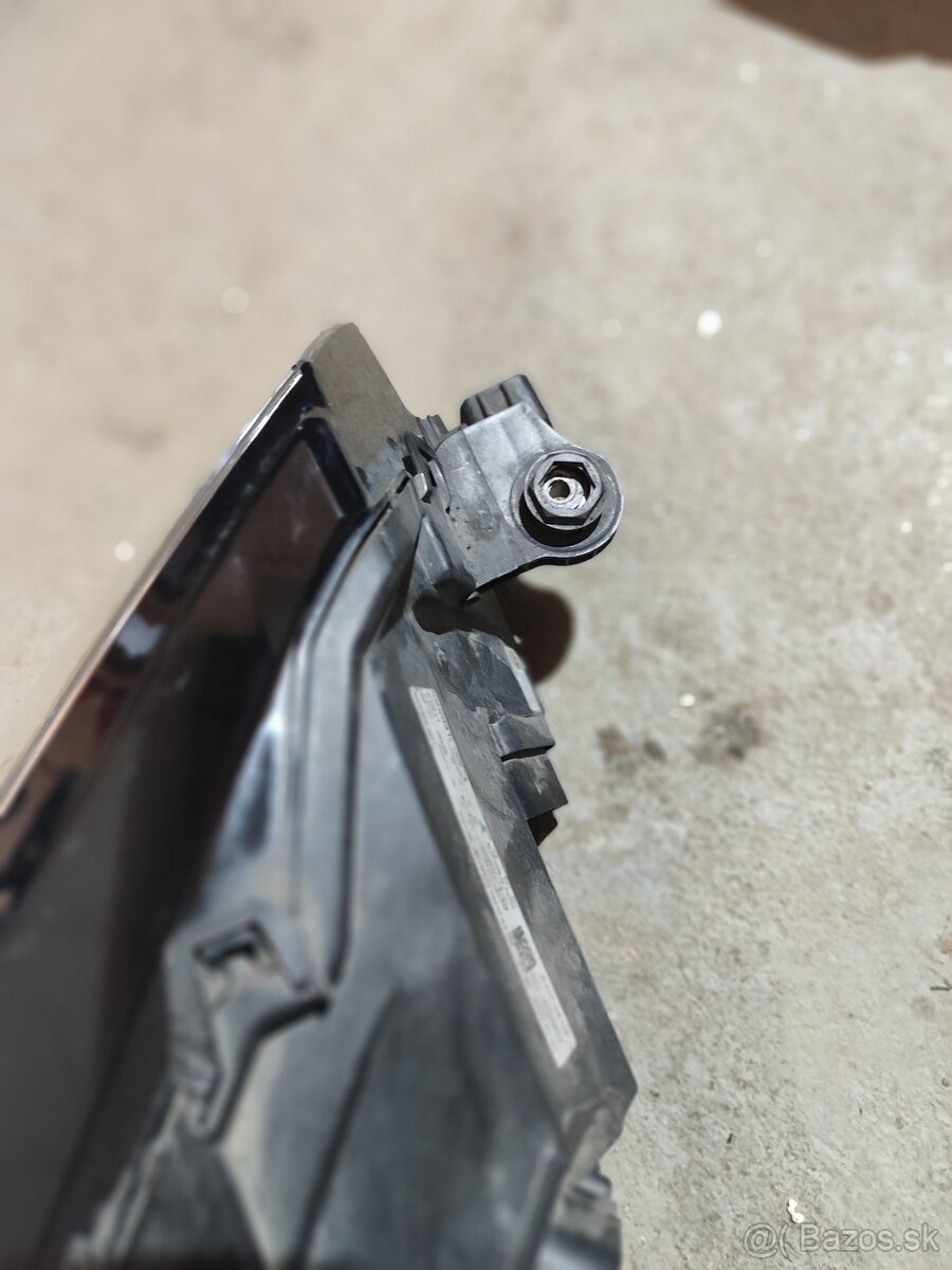 Svetlo ľavé Škoda Superb - 5