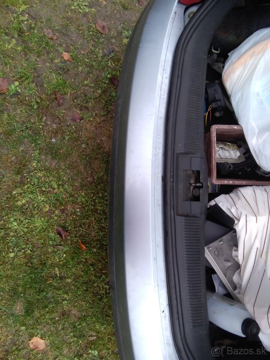 Skoda Fabia piate dvere zadná kapota - 5