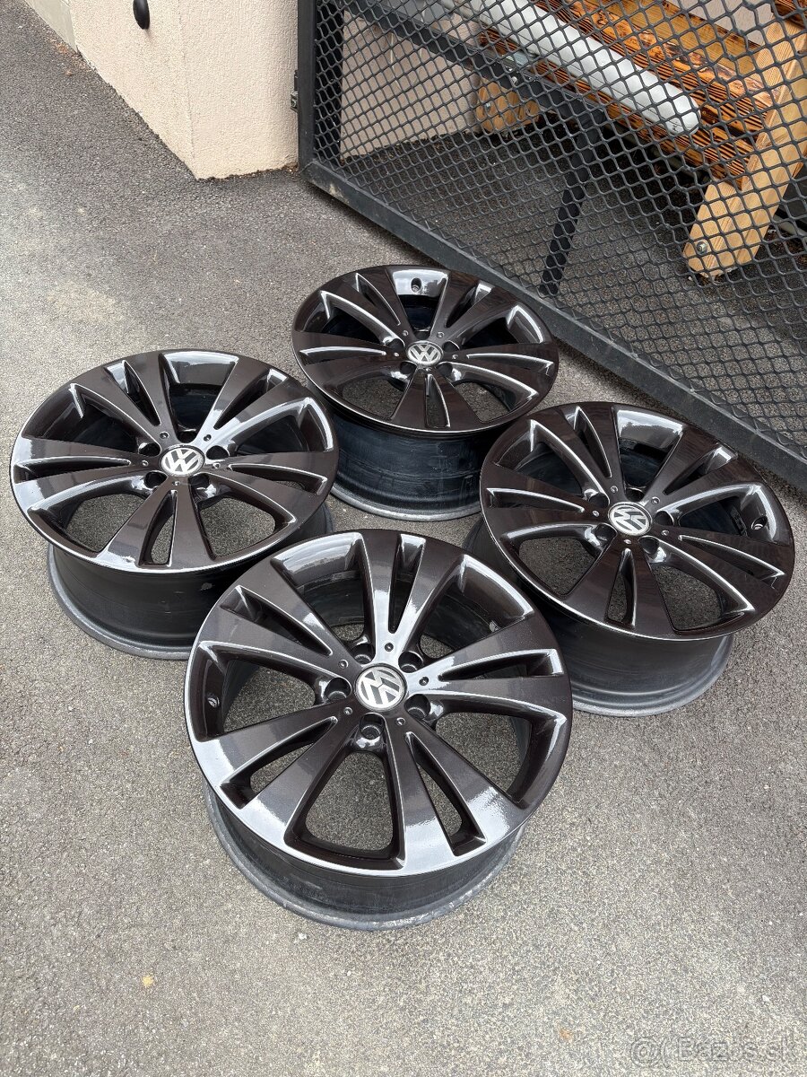 ZRENOVOVANE orig. VW R18 Chicago - 5