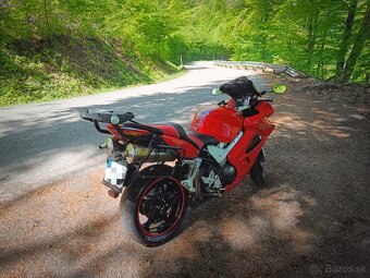 Honda VFR 800F - 5