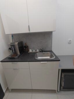 Atraktívny kancelársky priestor s vlastnou kuchynkou+parking - 5