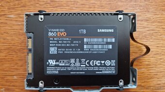 Playstation 4 Slim 1TB SSD - 5