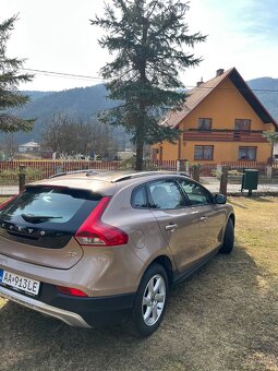 Predám Volvo V40 CC D2 A/T 1,6/84kW - 5