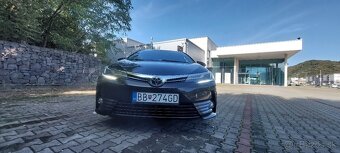 Toyota Corolla sedan executive 2018 - 5