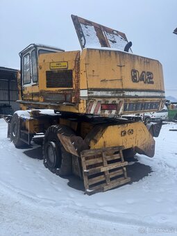 Liebherr A942 - 5