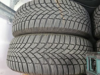 Zimne pneu Bridgestone 215/60 R17 - 5