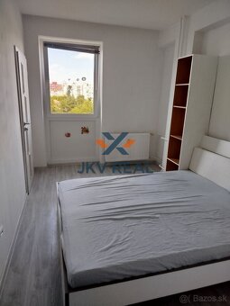 Zrekonštruovaná dvojgarzónka vo Vrakuni v Bratislave. - 5