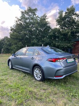 Toyota Corolla sedan 1.5 Style 2022
- 5
