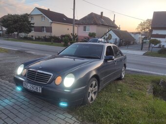 Mercedes -benz E270 - 5