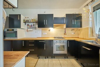 BEZKONKURENČNÁ CENA Slnečný 5-izbový rodinný dom na Slnečn - 5