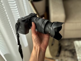 Sony Alpha A6400 + E 18–135 mm f/3.5–5.6 OSS - 5