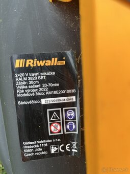 Aku kosačka Riwall Pro RALM 3820 SET - 5