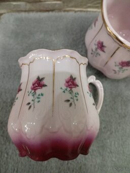 Růžový porcelán, 2 hrníčky bucláčky, Chodov - 5