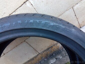 Dunlop 225/40ZR18 - 5