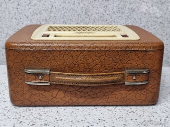 Schaltbild Libelle 4D61 RFT 》KABELKOVÉ STAROŽITNÉ RADIO - 5