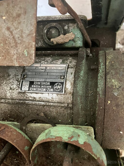 Priemyselný šijací stroj MINERVA - 5