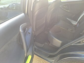 toyota Rav 4,2,2 4x4 diessel,110kw,manual - 5