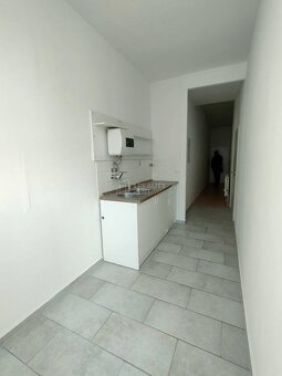Prenájom : Obchodný priestor 127 m2 na Hlinách pri Juniore - 5