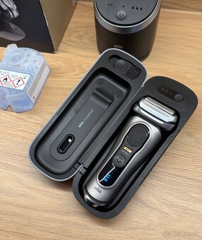 Braun Series 9 Pro+ PowerCase - holiaci strojček - 5