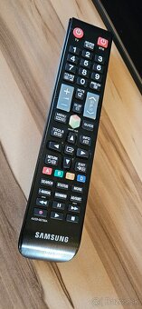 Samsung LCD TV 40" - 5