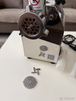 Elektricky mlyncek na maso 650W - 5