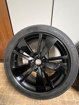 Škoda Superb 3 disky s pneumatikami  235/45 R18 - 5