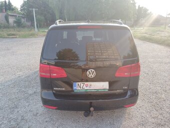 Volkswagen Touran benzín - 5
