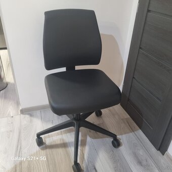 Predam kancelarske stoličky kožene - 5