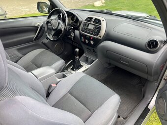 Toyota RAV4 D-4D 2002 - 5