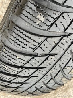 W- Škoda  Bridgestone  R 17 plechové disky - 5