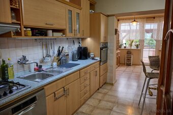 Predám 7 izbový rodinný dom - 5