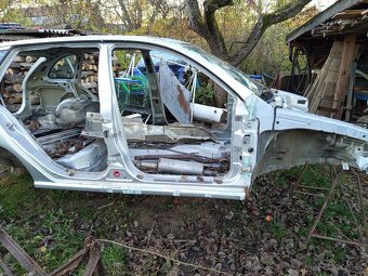 Predám skelet z Fabia 1 Combi - 5