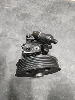 Predám servo čerpadlo FORD - 5