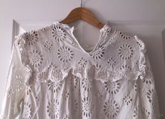 ———-Biela madeirová blúzka Zara, XS/34, 6.40 E——— - 5