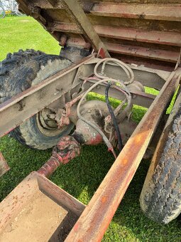 Vlecka s pohonom za traktor - 5